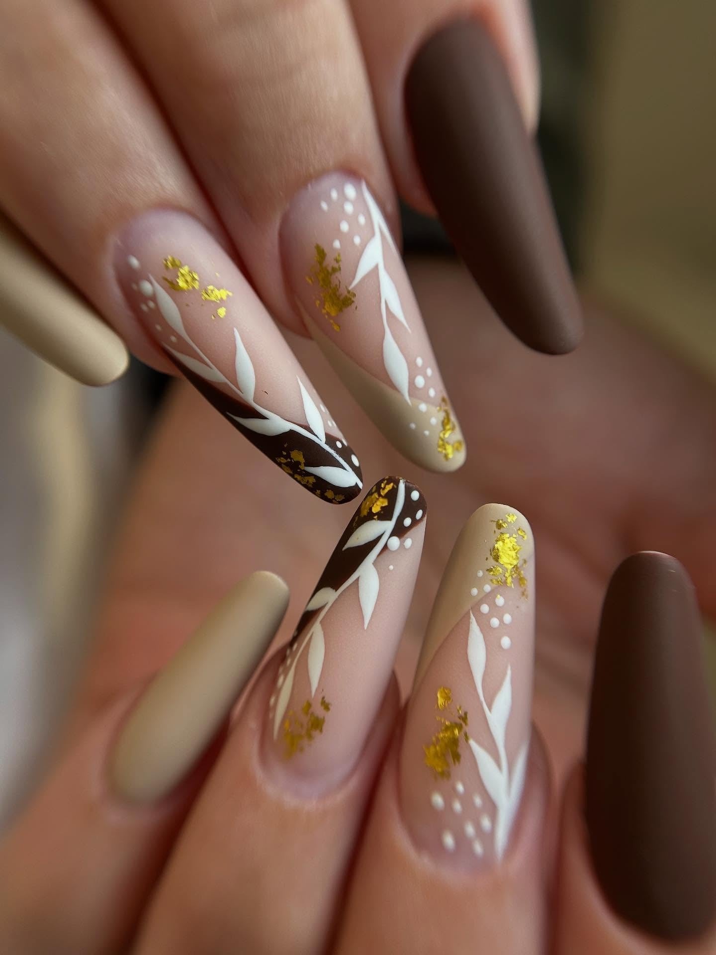 ظرافت برگ طلایی