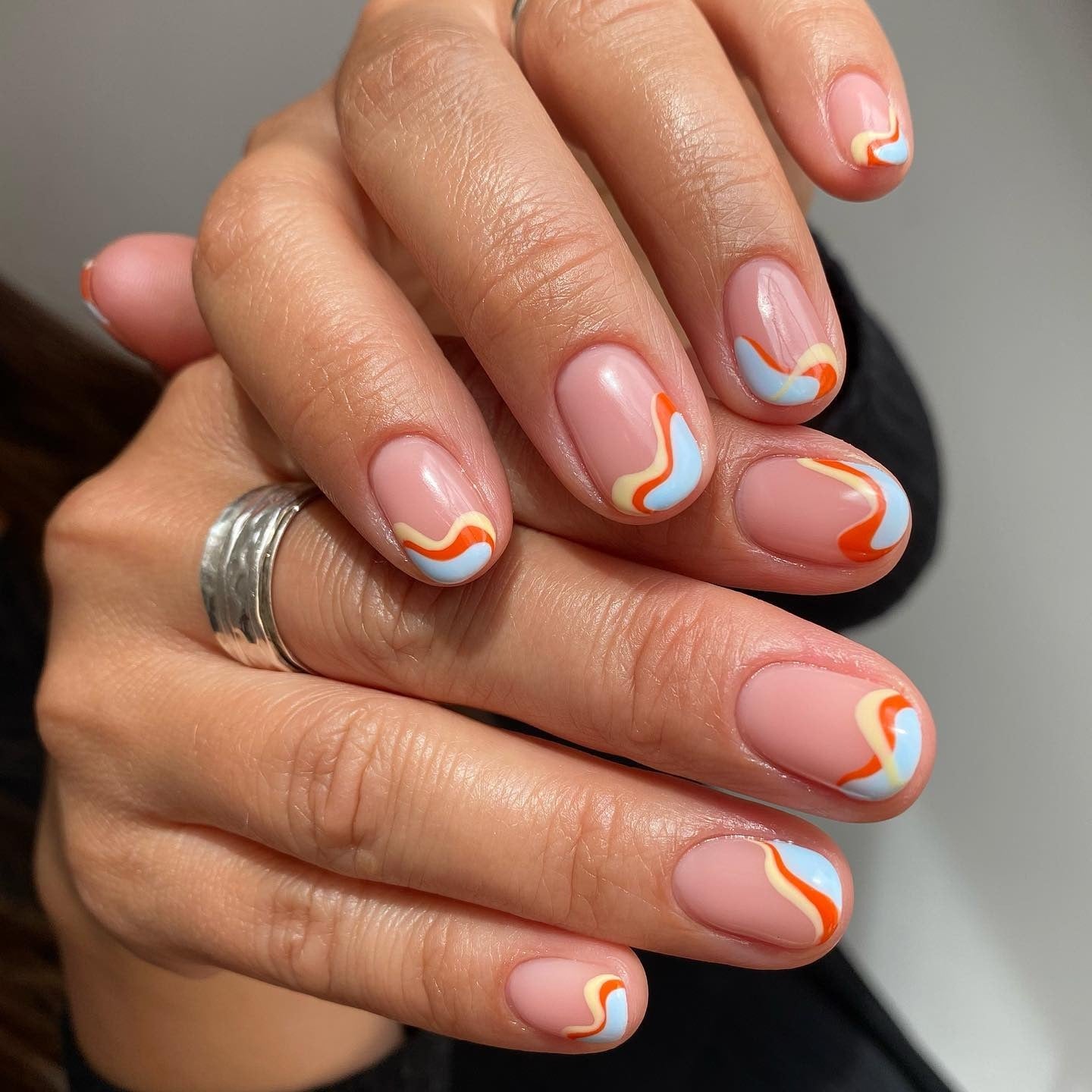 Retro Sunset Swirl Nails