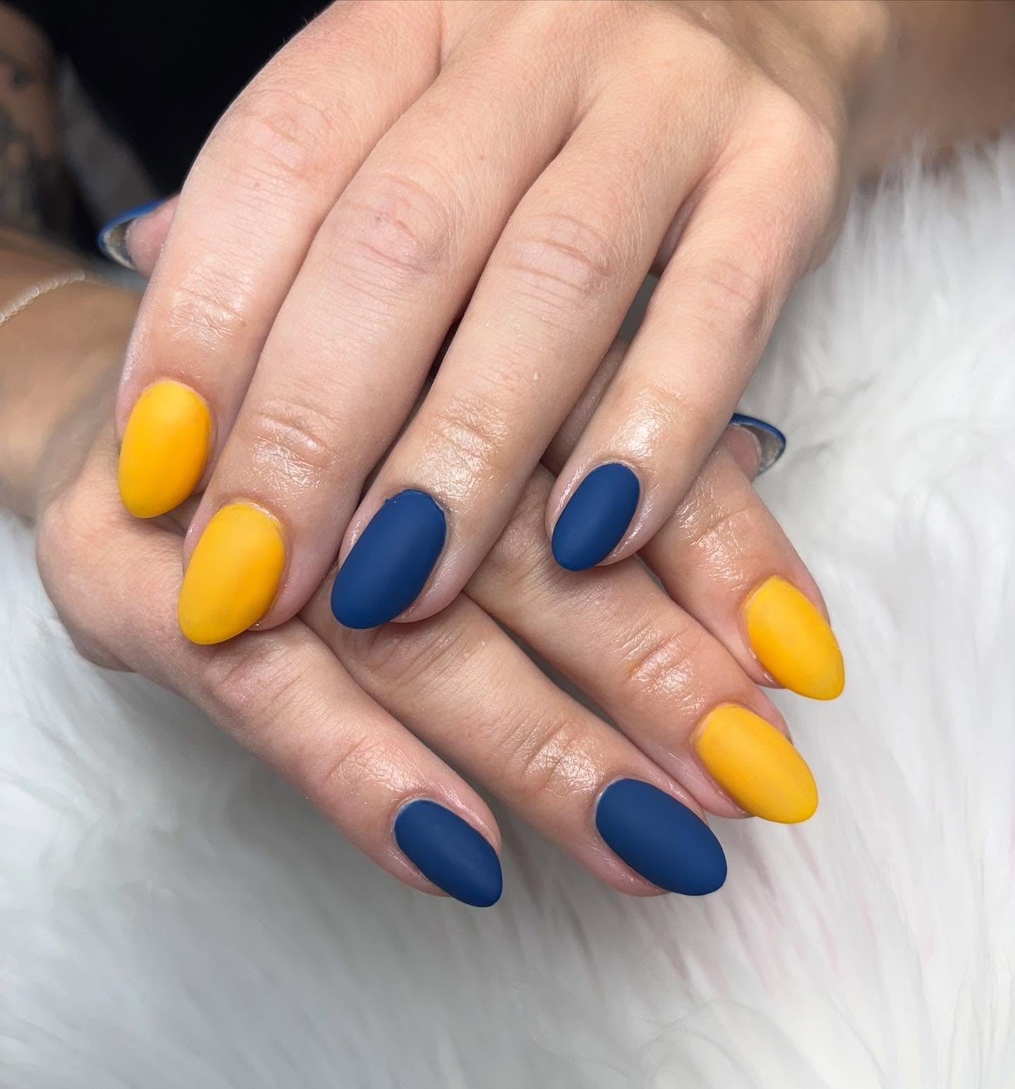 دوگانه مات با تضاد قوی