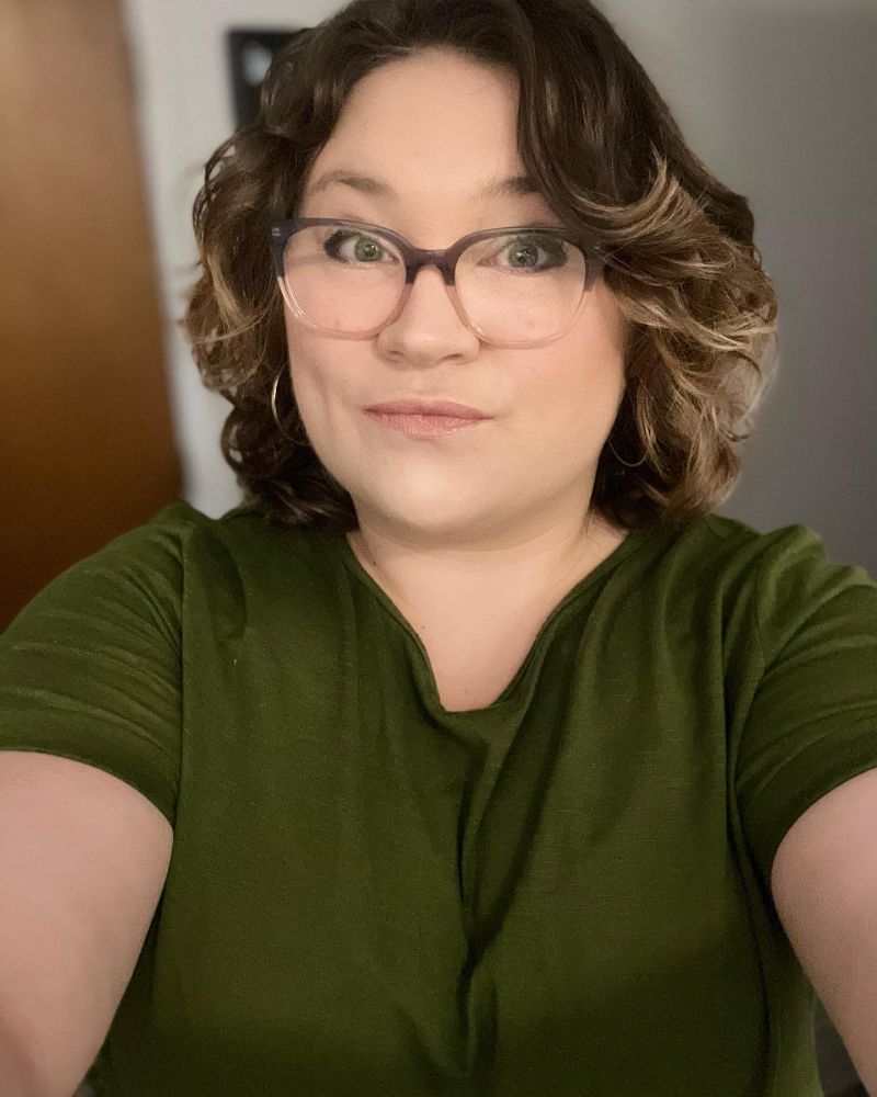 مدل موی باب مجعد کوتاه لیر شده برای صورت های درشت اندام