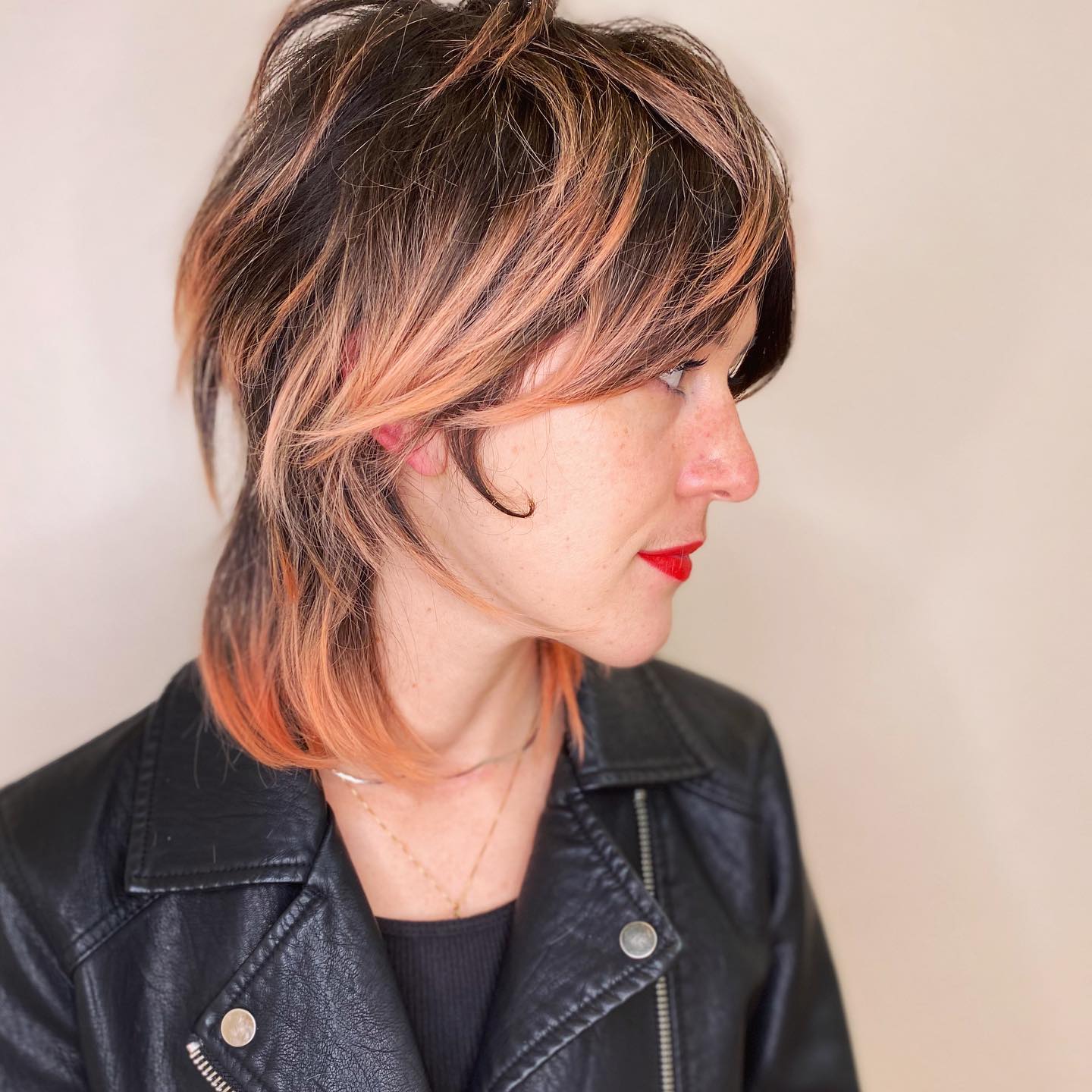 ۱۱. شورشی احیا شده: شگ لبه دار با هایلایت های به رنگ غروب خورشید