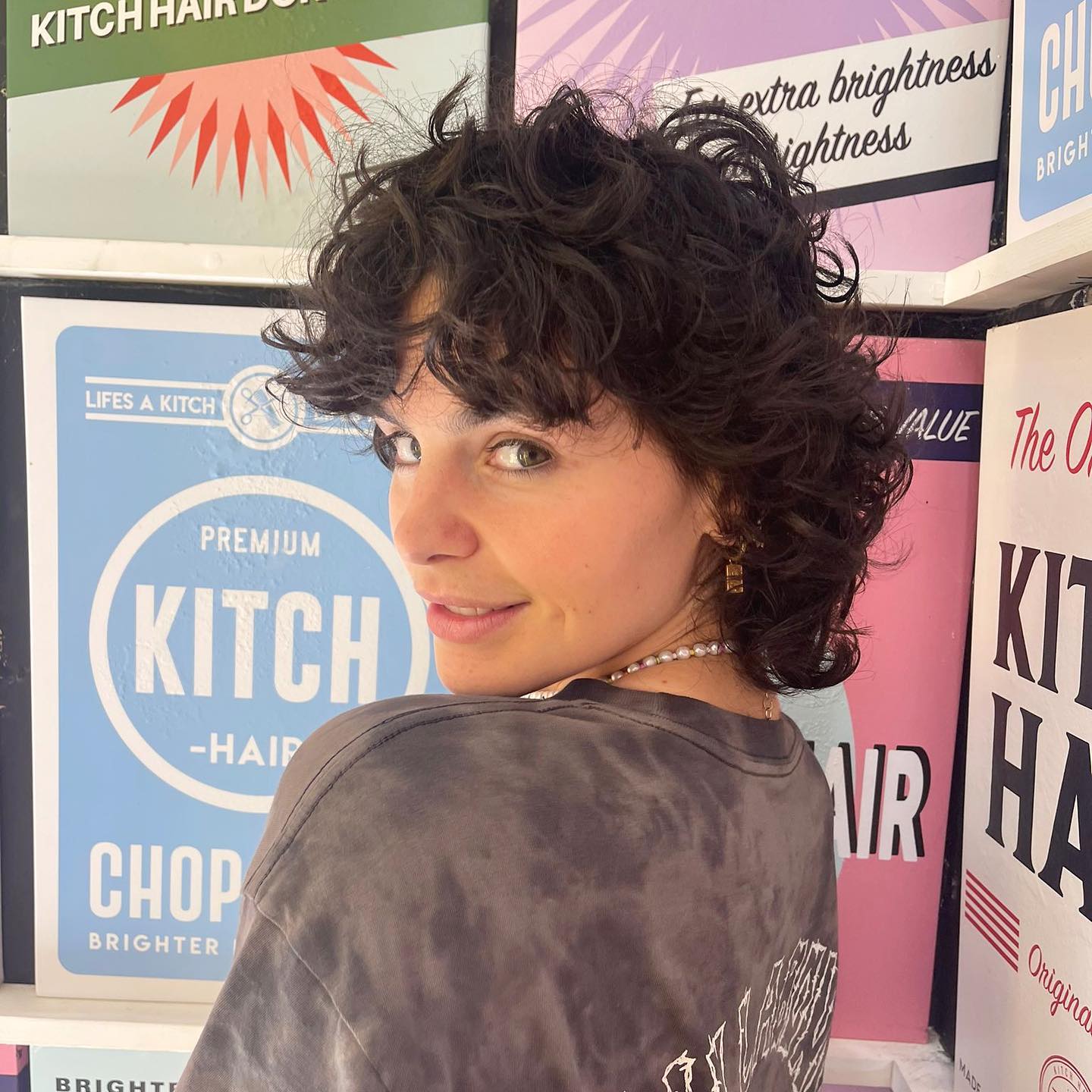 ۱۴. فرها با یک پیچ و تاب شهری: شگ کوتاه بازیگوش